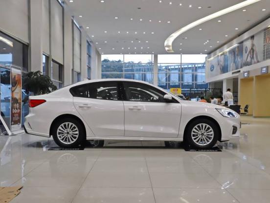2023款福特福克斯多少钱,福特福克斯水泵好换吗?