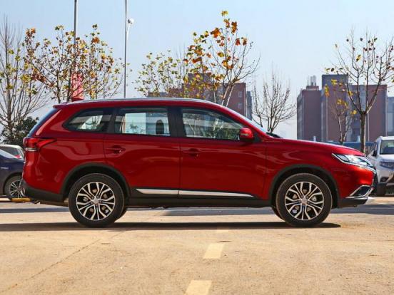 宝马x1跟奥迪q5怎么选,奥迪q7和宝马x6哪个好